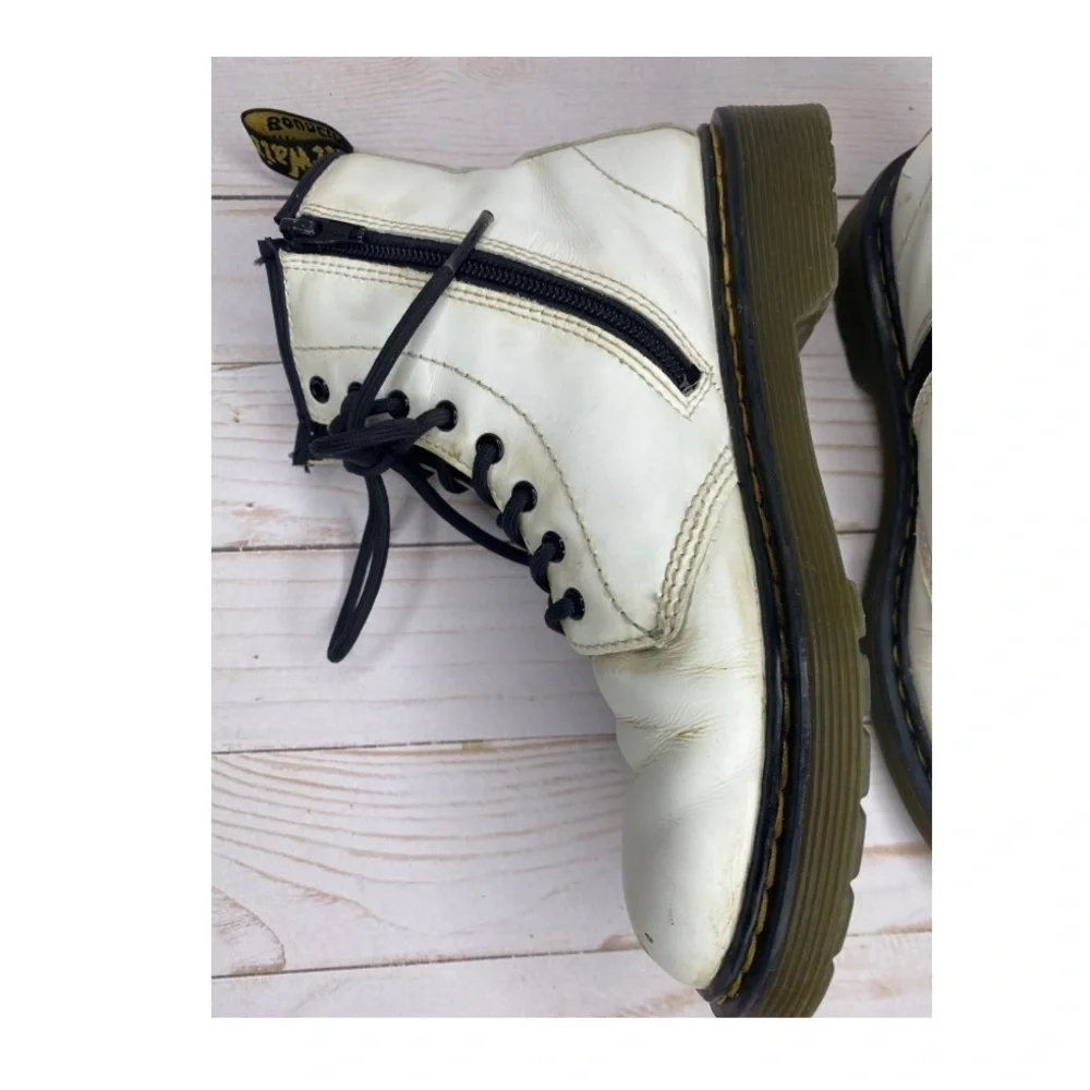 Dr. Martens White Classic Combat Boots Big Kids Sz 3